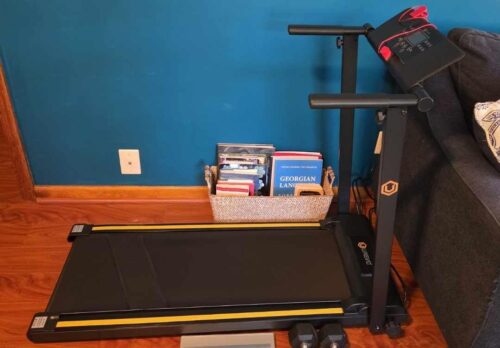 UREVO Under-Desk Walking Pad Treadmill – 0.6–6.2 MPH (1–10 km/h), 100 kg Capacity, Remote Control & LED Display, Foldable Compact Design photo review