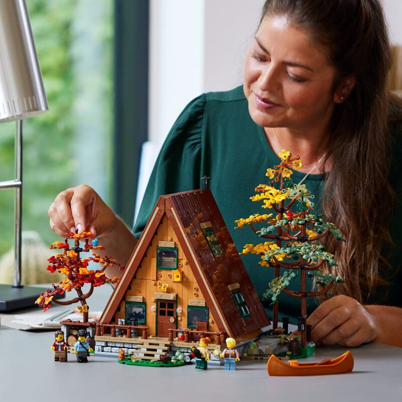 LEGO Ideas A-Frame Cabin 21338 – Collectible Display Set for Adults, Nature-Inspired Model with Minifigures and Animal Figures, Architecture Gift Idea - Image 7